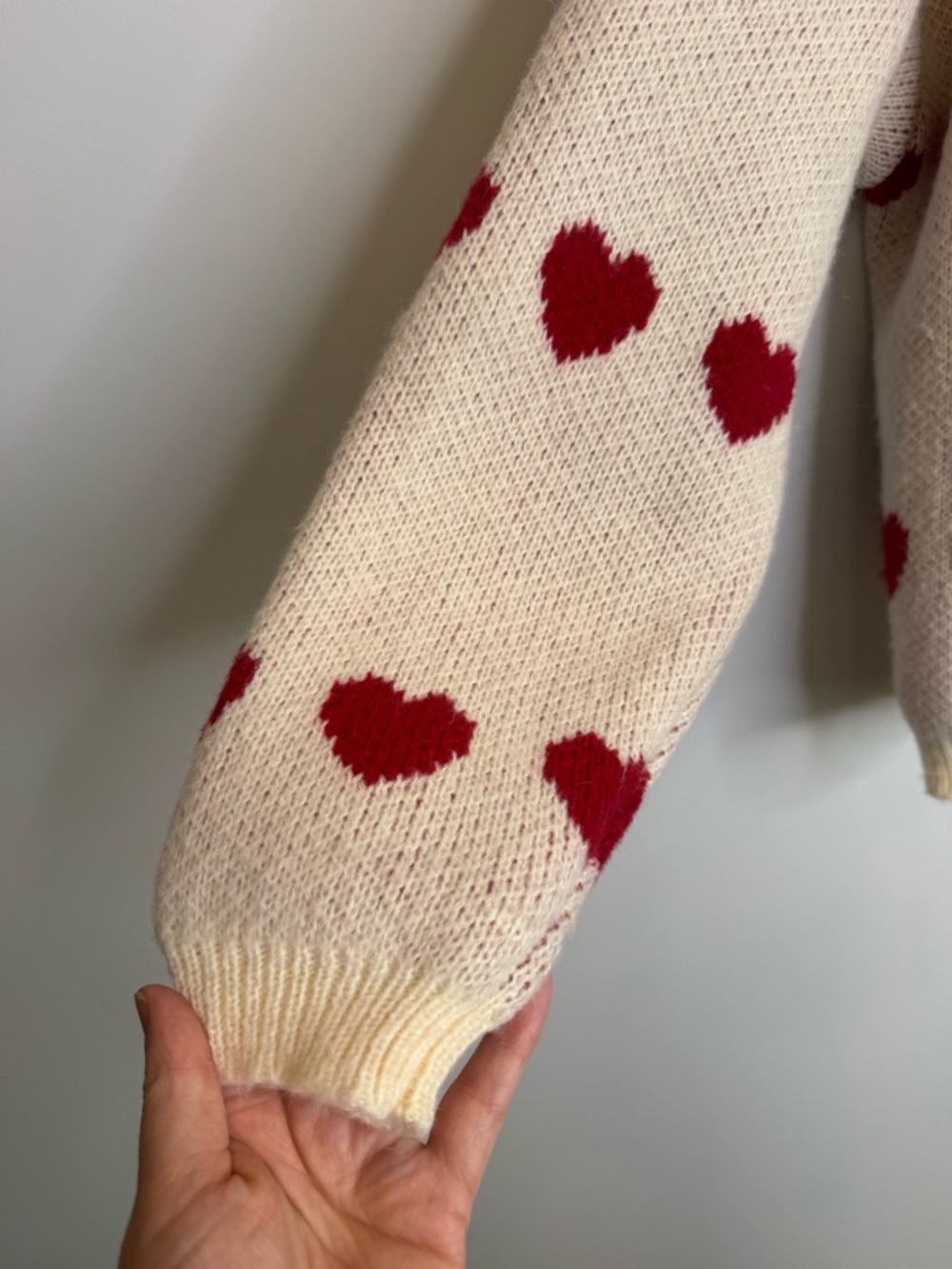 Womance Cream plush Sweater with Red Heart Pattern size XL - Picture 4 of 7